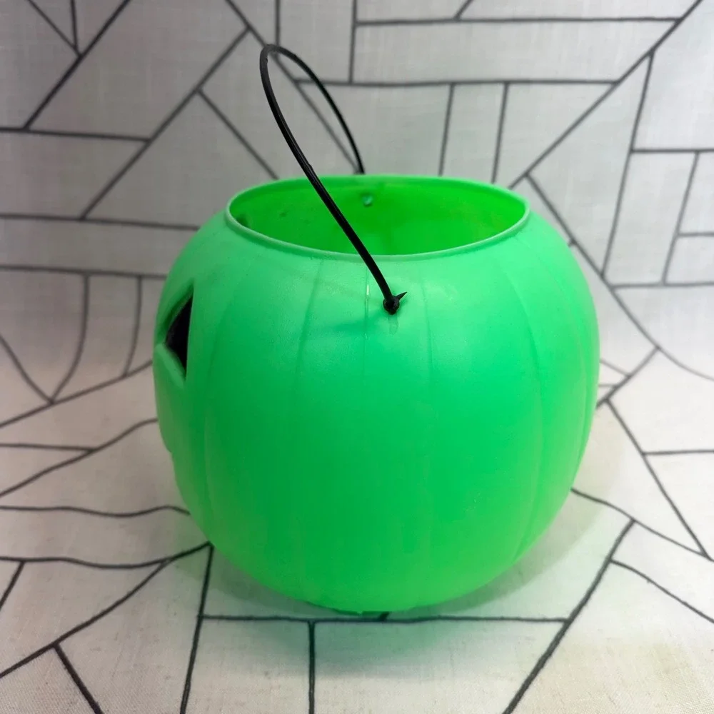 General Foam Jack-O-Lantern Bucket 7